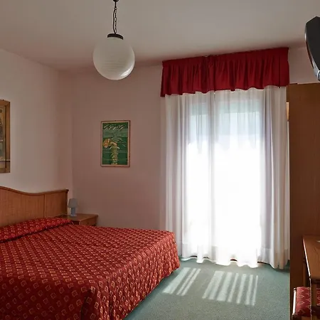 Capitol Hotel 4*