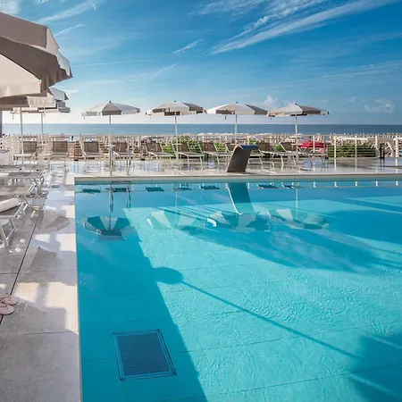 Capitol Hotel 4*