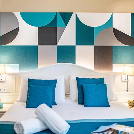 Capitol Hotel 4*